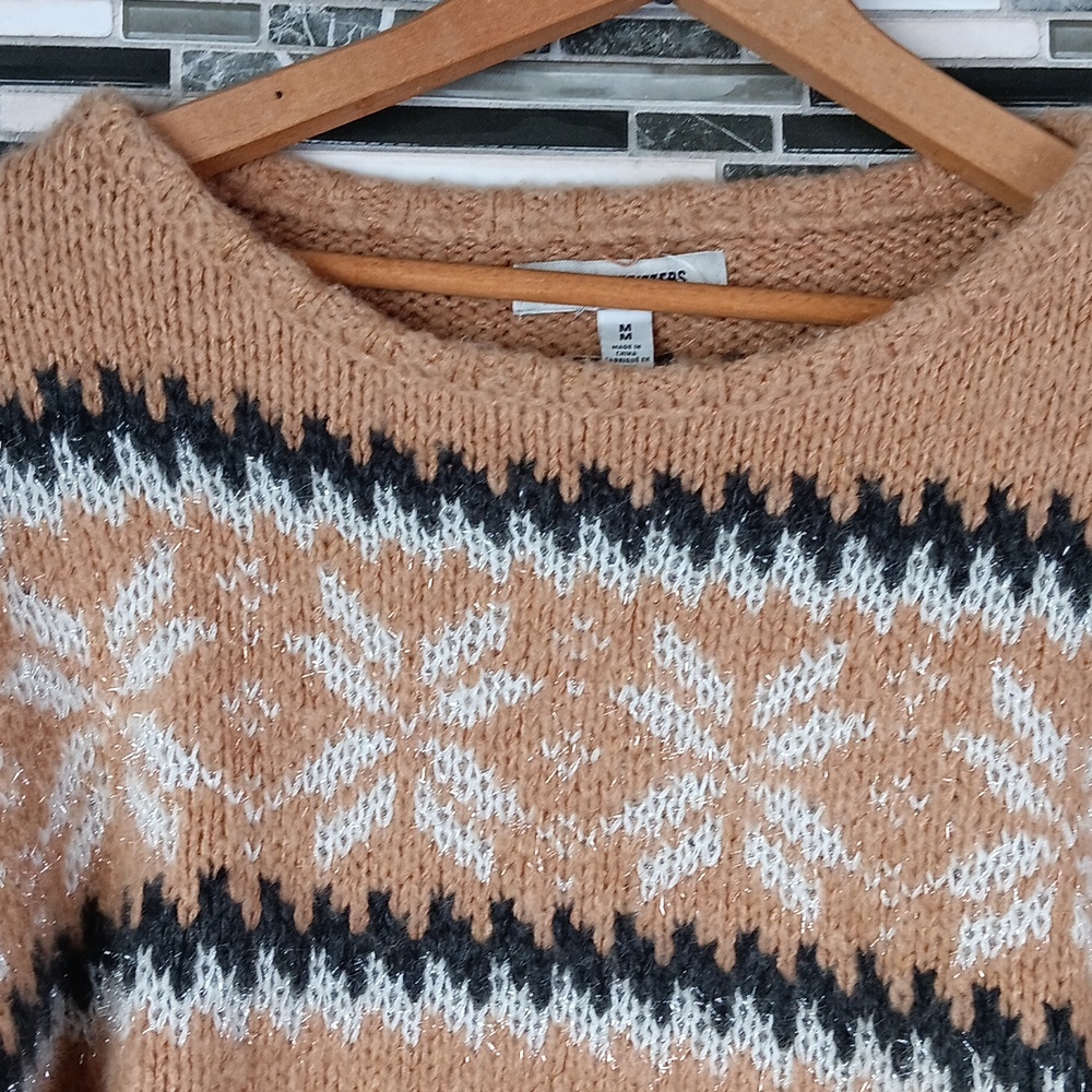 Urban Outfitters M Cropped Tan Snowflake Fuzzy Sweater Pullover - Picture 3 of 10